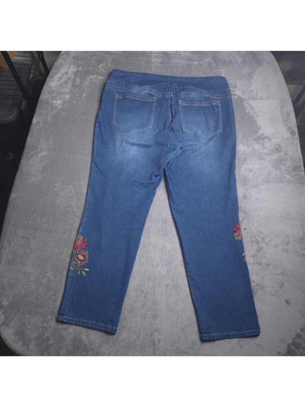 Style & Co Womens Pull On Boyfriend Jeans 20 Plus Floral Embroidery High Rise - Picture 3 of 8